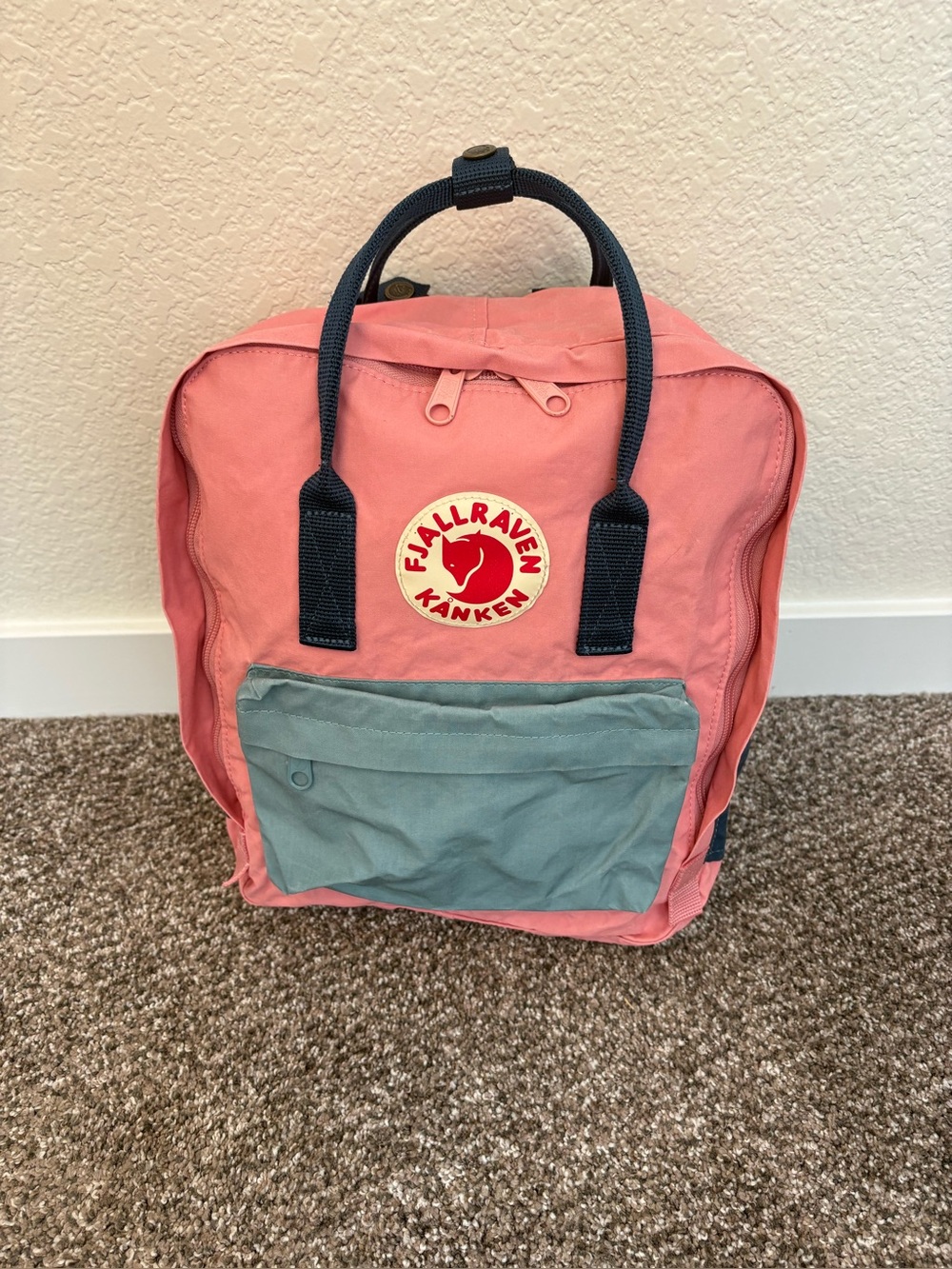 Fjällräven Kånken Mini Backpack Pink & Light Blue Colorblock